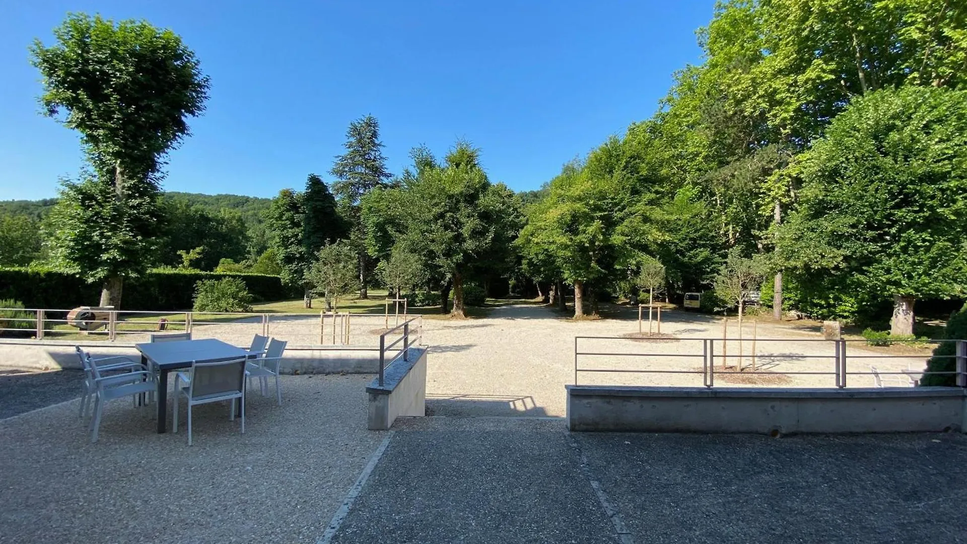 Gite Spacieux Et Confortable A Feneyrols Proche De L'Aveyron - Fr-1-605-48 Francie